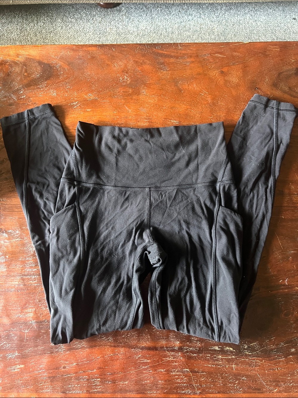 Lululemon Black align leggings with bilateral side pockets